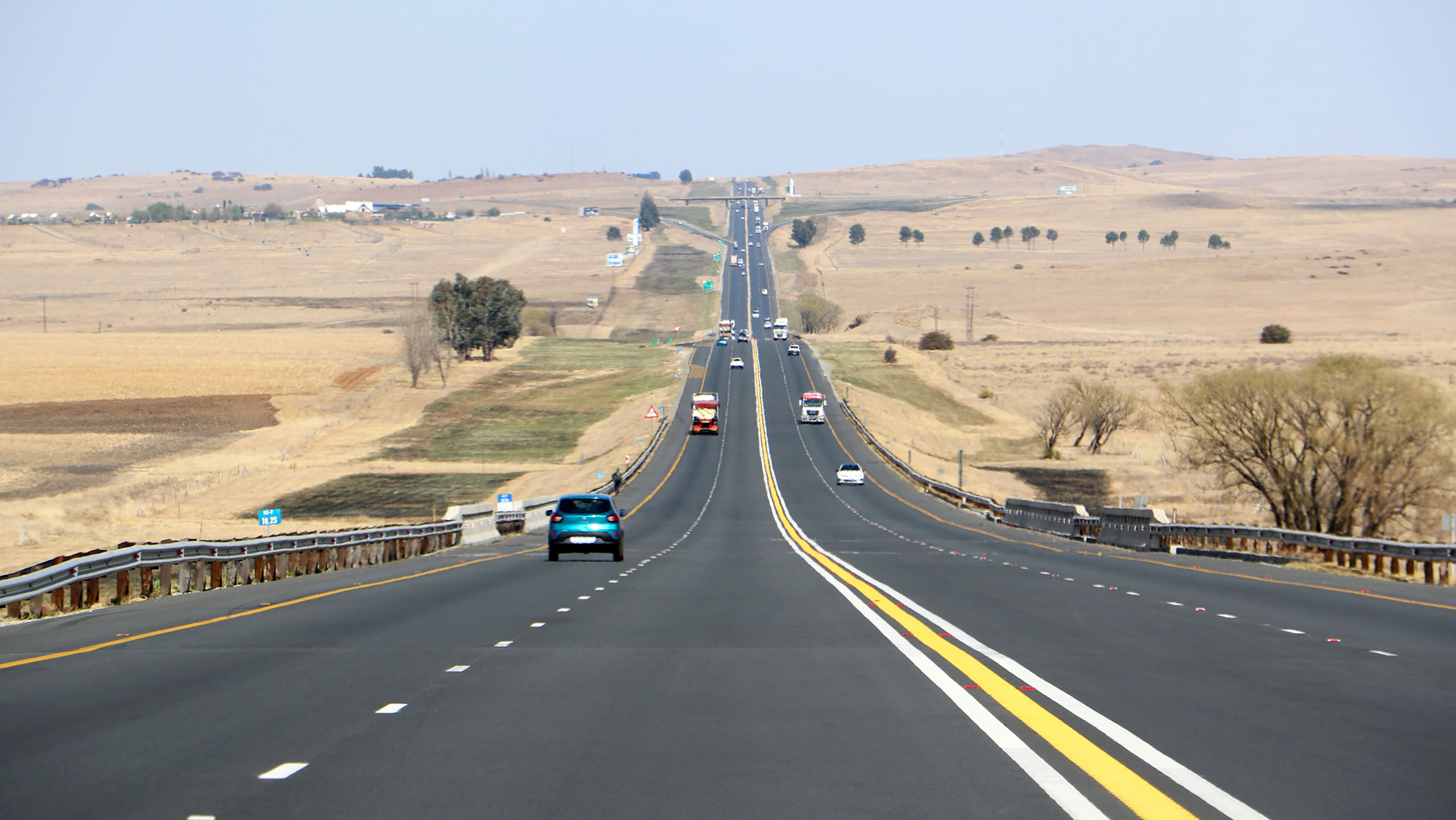 Toyota Quantum minibus taxi on a South African highway en route from Johannesburg to Durban